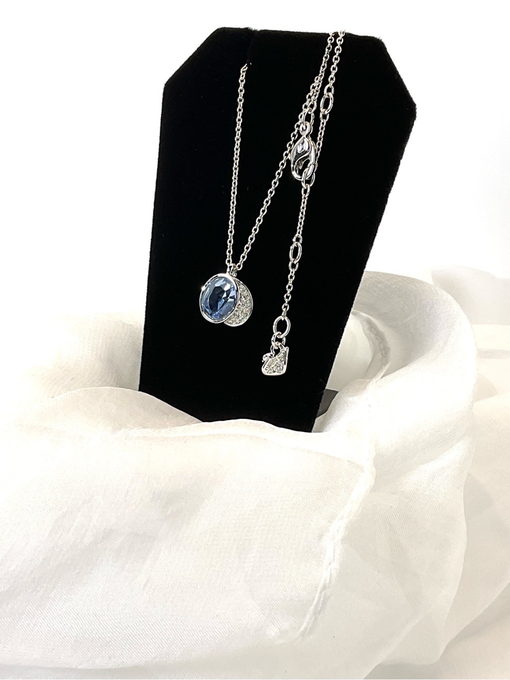 Swarovski Silver Sapphire Blue Pendant Necklace - Picture 3 of 9